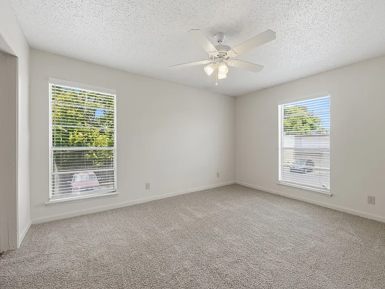 Park Place Apartments — Photo 26