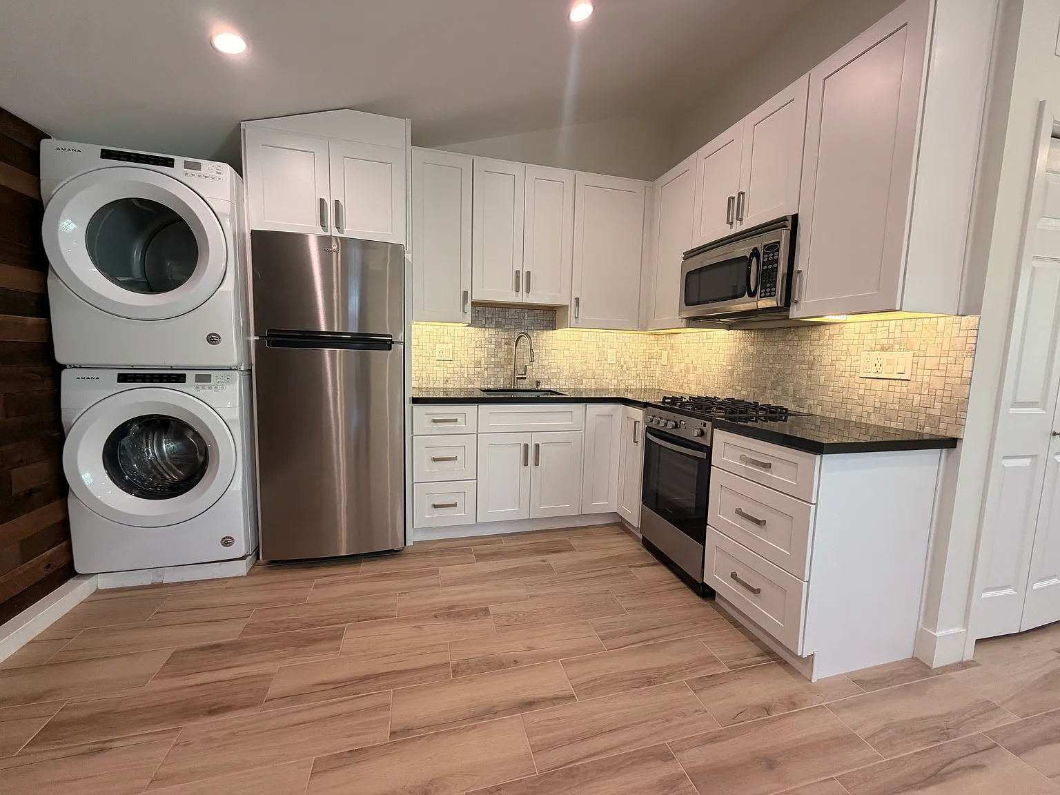 7537 Royer Ave — Photo 2