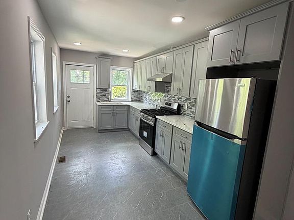 3rd image of 6 Seward Ave