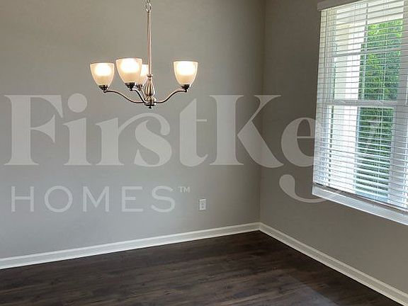 3rd image of 145 Rock Terrace Cir