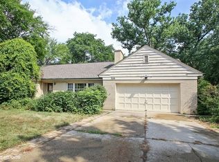 320 E Central Rd, Rolling Meadows, IL 60005