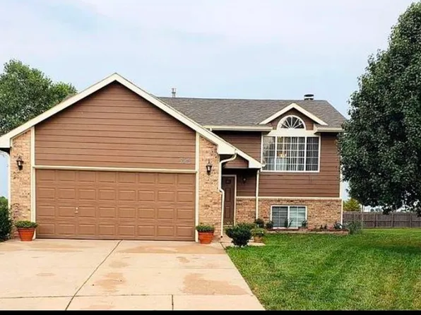 920 Southwind Cir, Goddard, KS 67052