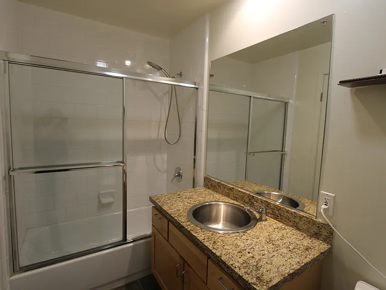701 Minna St #12 — Photo 5