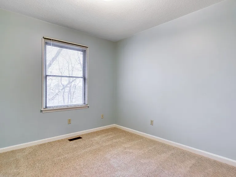 179 Franklin Parke Ct — Photo 9
