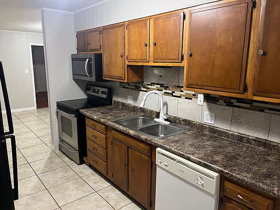 4th image of 303 S 10th St #303