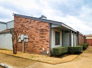 608 Bellaire Dr APT B, Hurst, TX 76053