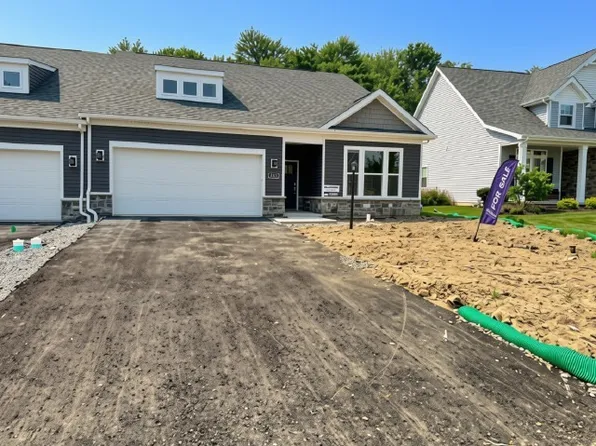 332 Gleneagles Dr, Butler, PA 16001
