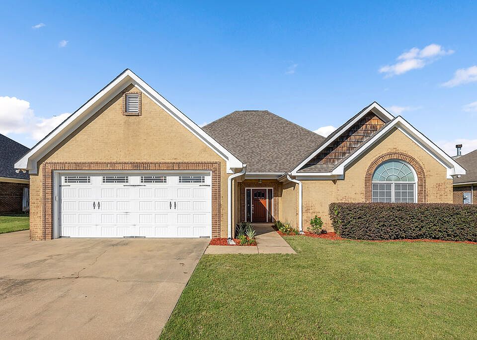 1st image of 126 Boulder Creek Dr