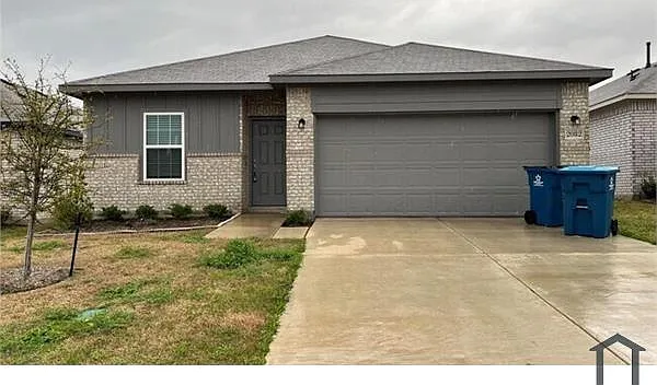 2082 Hartley Dr — Photo 1