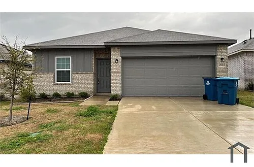 2082 Hartley Dr Photo 1