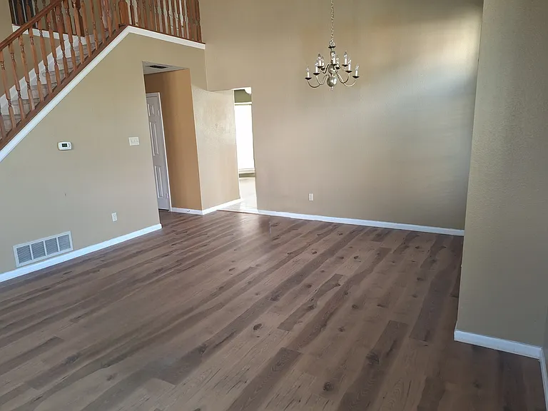 2548 Windchase Dr — Photo 2