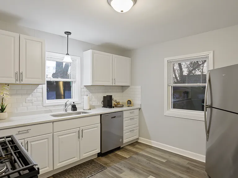 2508 S 10th Ave — Photo 1