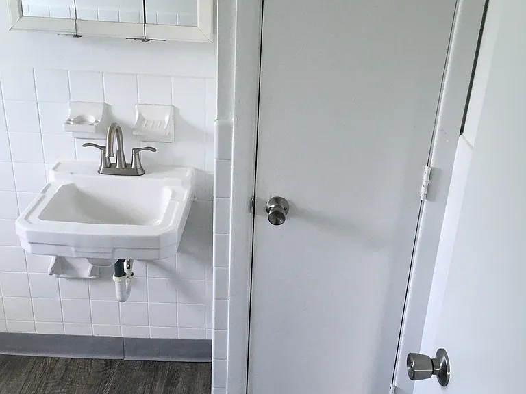 Valley York Apartments — Photo 48