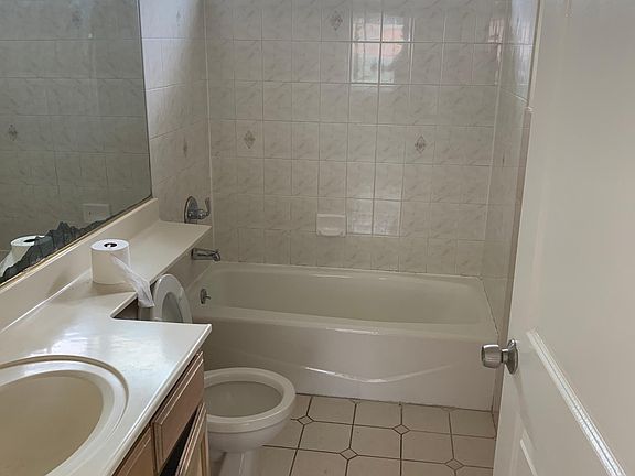 4th image of 3536 W 108th St
