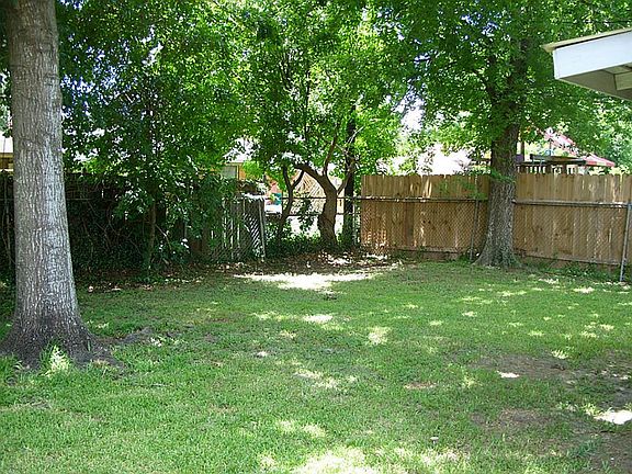 5th image of 1804 Thelma Ln