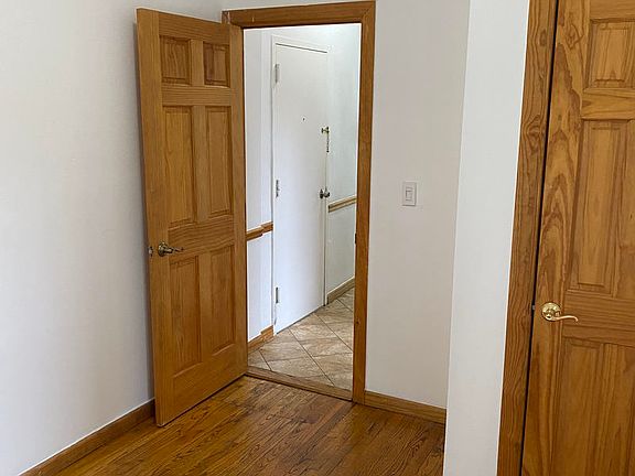 2nd image of 346 E 59th St #2