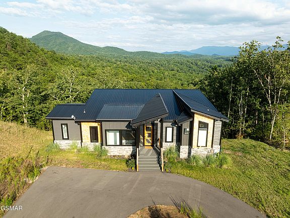 4th image of 1536 Mountain Ash Way