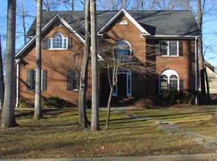 101 Arlington Dr, Jamestown, NC 27282