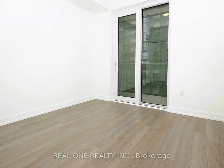 39 Roehampton Ave #1709 — Photo 15