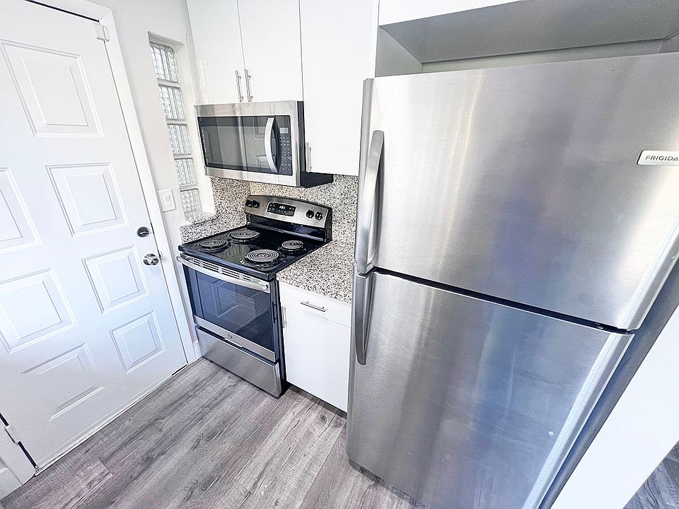 1st image of 701 NE 16th Ave #6
