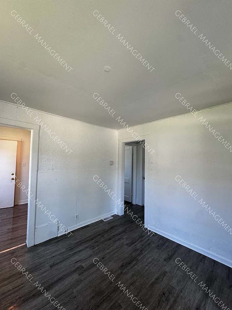 3133 Woodrow — Photo 2