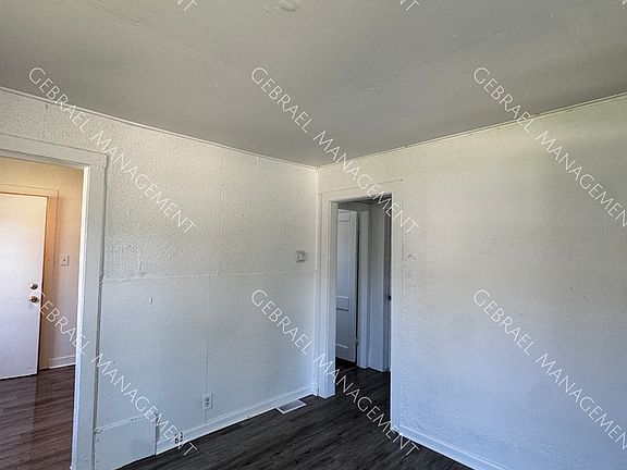 2nd image of 3133 Woodrow Ave