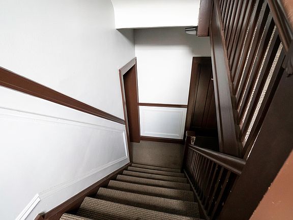 5th image of 909 Washington St APT 1N