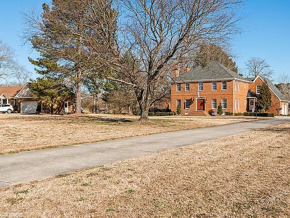 2nd image of 133 Brittany Ln