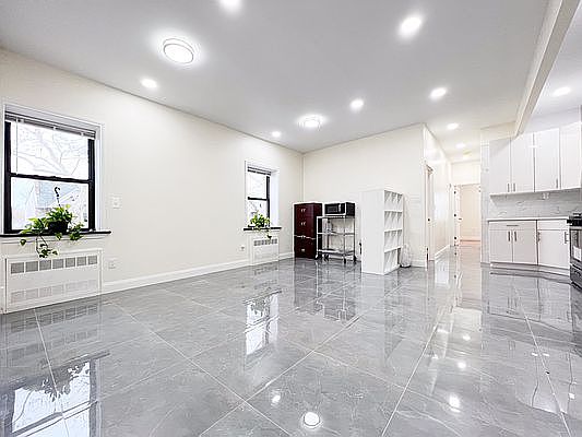 2nd image of 6712 6th Ave #2