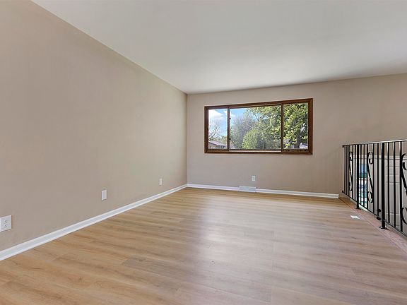 3rd image of 5008 Valentine Pl