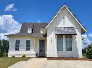 1001 Crossing Ct E, Valley, AL 36854