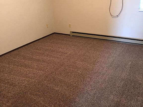 4th image of 3817-27 Canterbury Dr #1