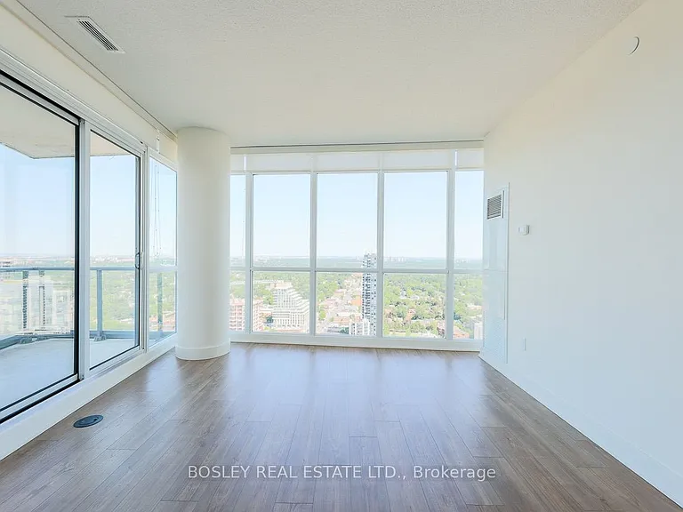 30 Roehampton Ave #3403 — Photo 13