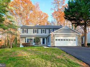 9352 Tovito Dr, Fairfax, VA 22031