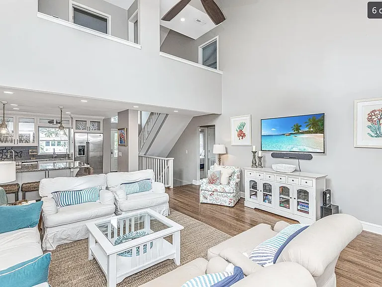 806 Carolina Blvd — Photo 4