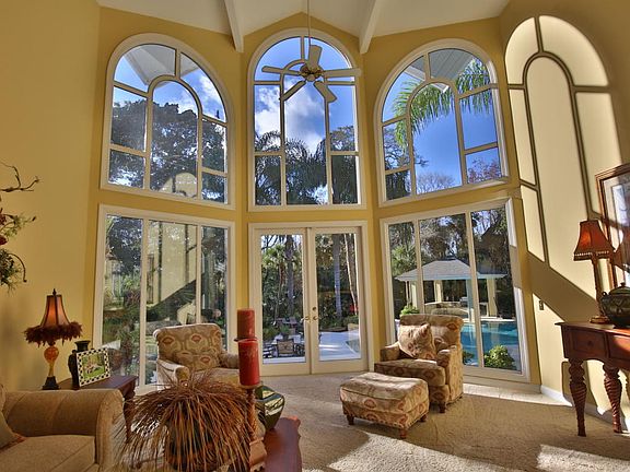 5th image of 10 Tidewater Dr