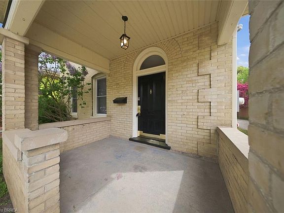 2nd image of 61 William St