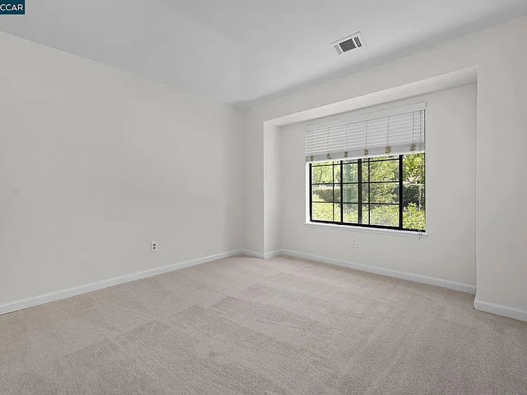 5012 Lakeview Dr #201 — Photo 15