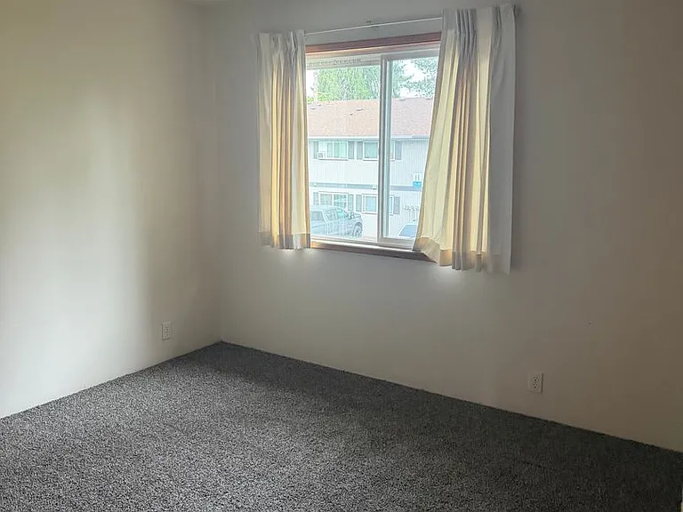 2420 Pheasant Blvd — Photo 6