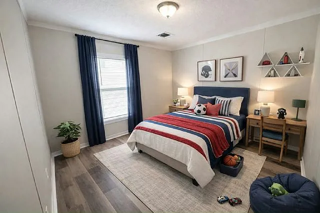 3 bed, 2.0 bath, 1120 sqft, $1,950 — Photo 4