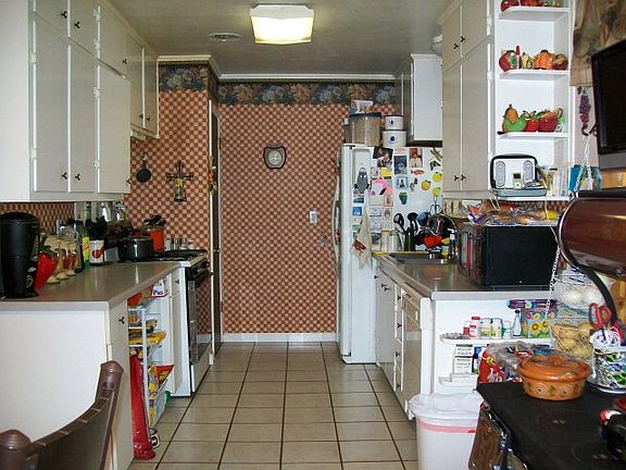 3rd image of 214 N Dewberry Dr