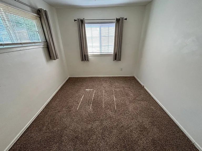 4527 Avon St — Photo 16