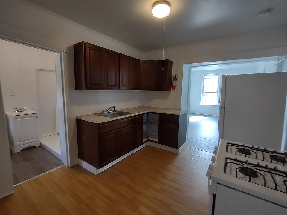 1st image of 47 Myrtle St APT 5