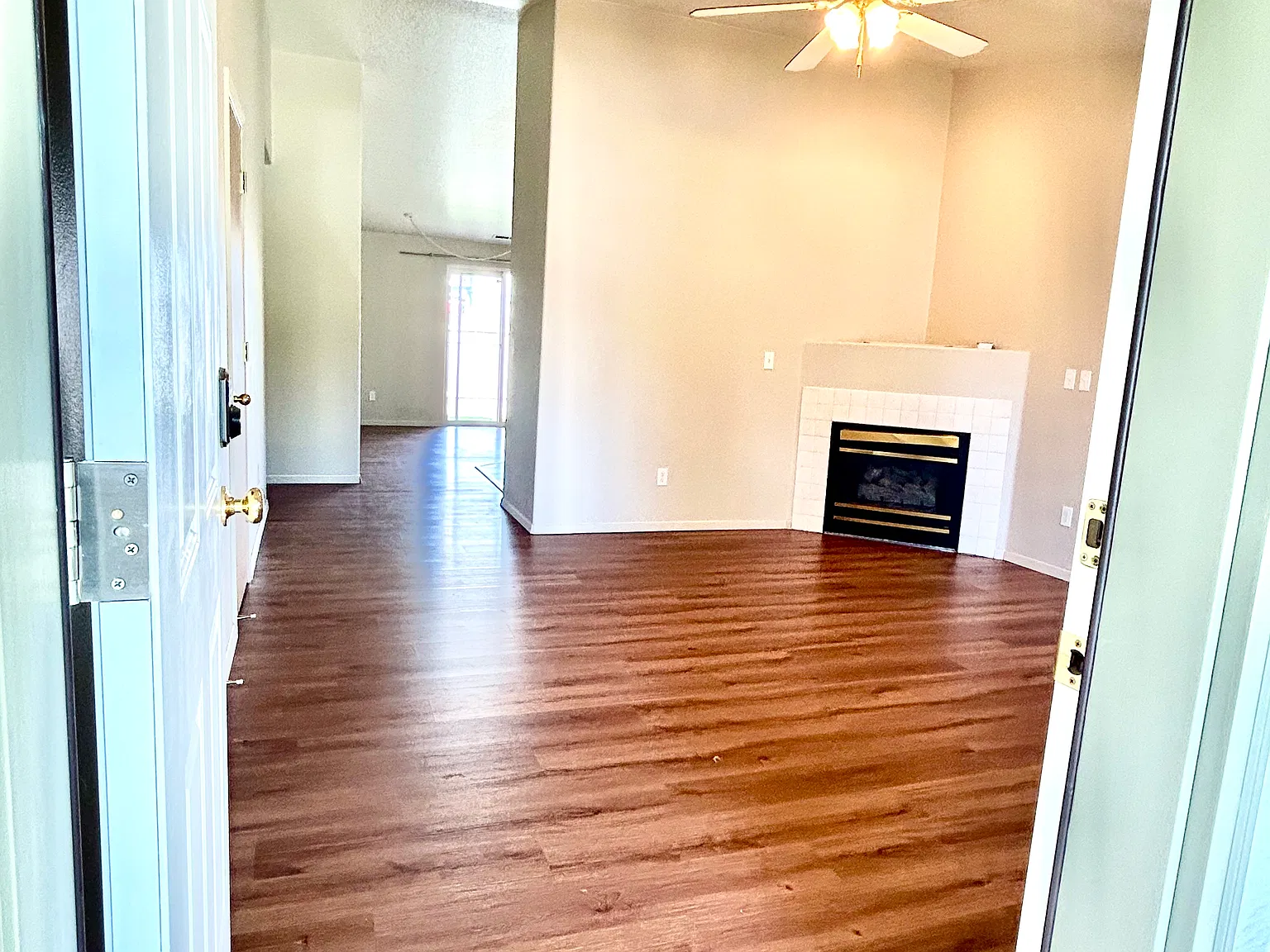 2 bed, 1013 sqft, $1,995 — Photo 3