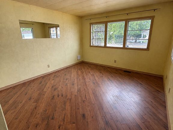 3rd image of 3245 Paris St #96