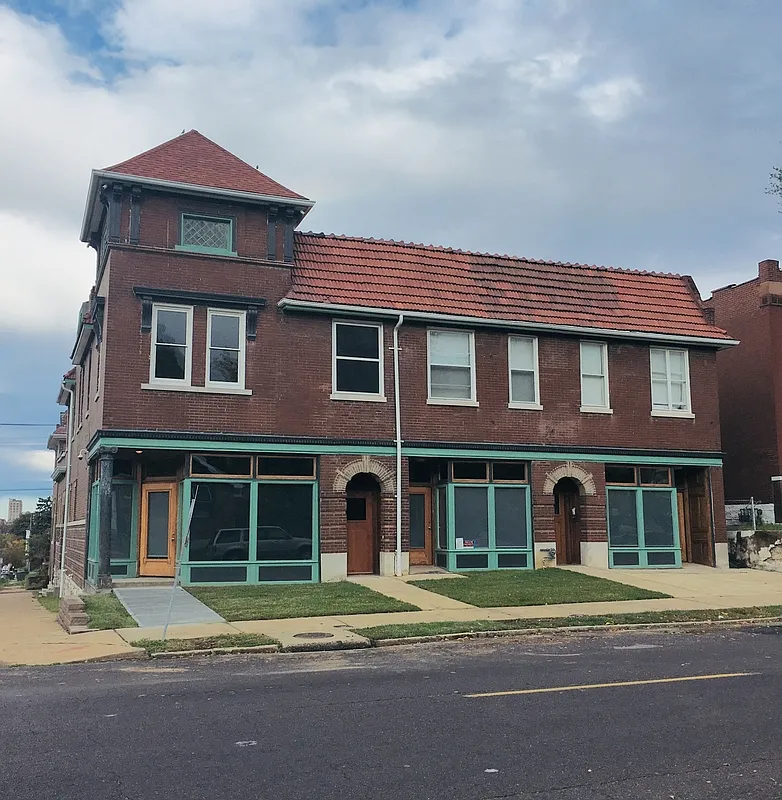 Building Photo - 3559 California Ave