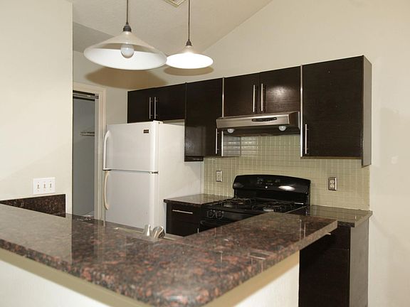 4th image of 16108 Fitchburg Cir