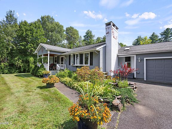 2nd image of 416 Monterey Rd