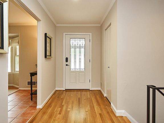 4th image of 4207 Lenox Dr