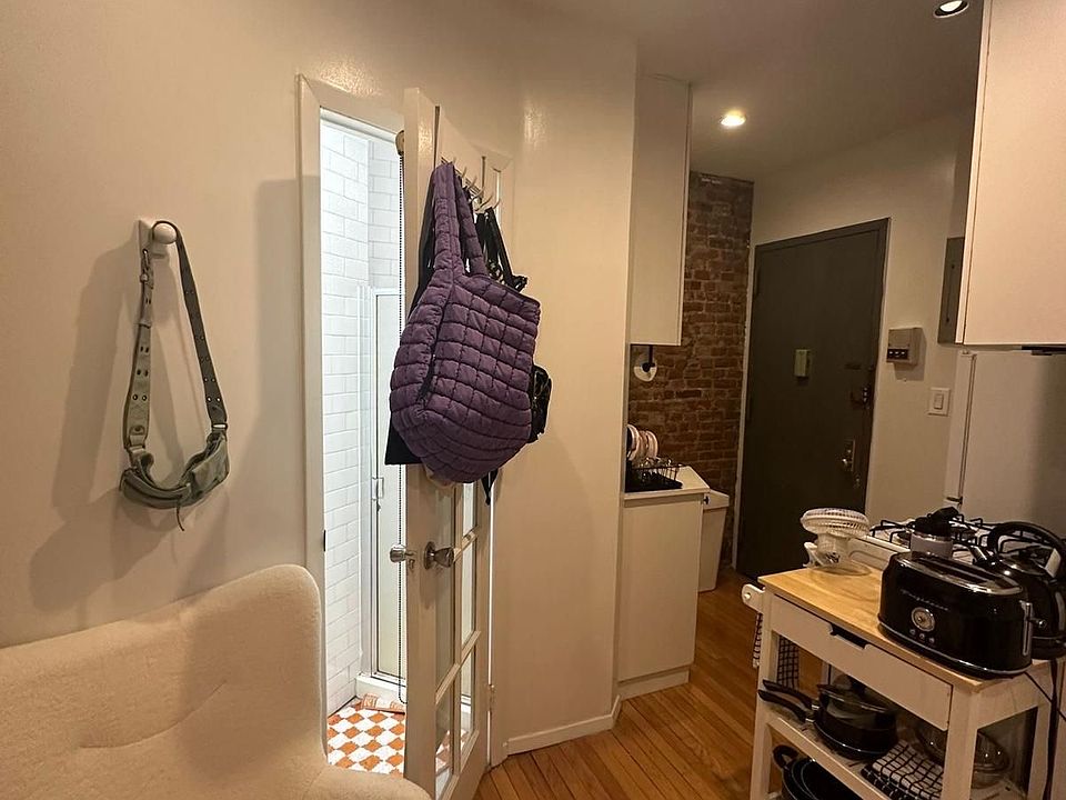 1st image of 146 Sullivan St APT 10